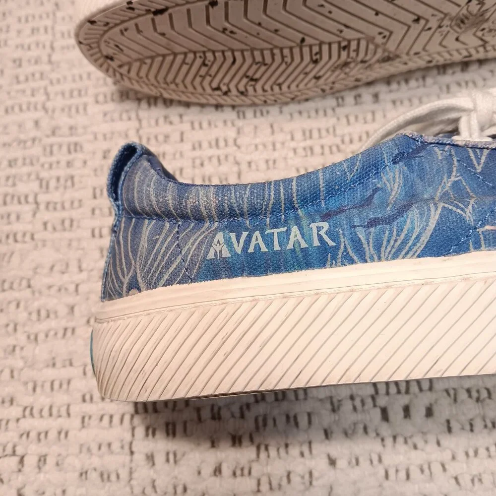 Cariuma Avatar Women's blue printed canvas athletic shoes sneakers sz 7.5